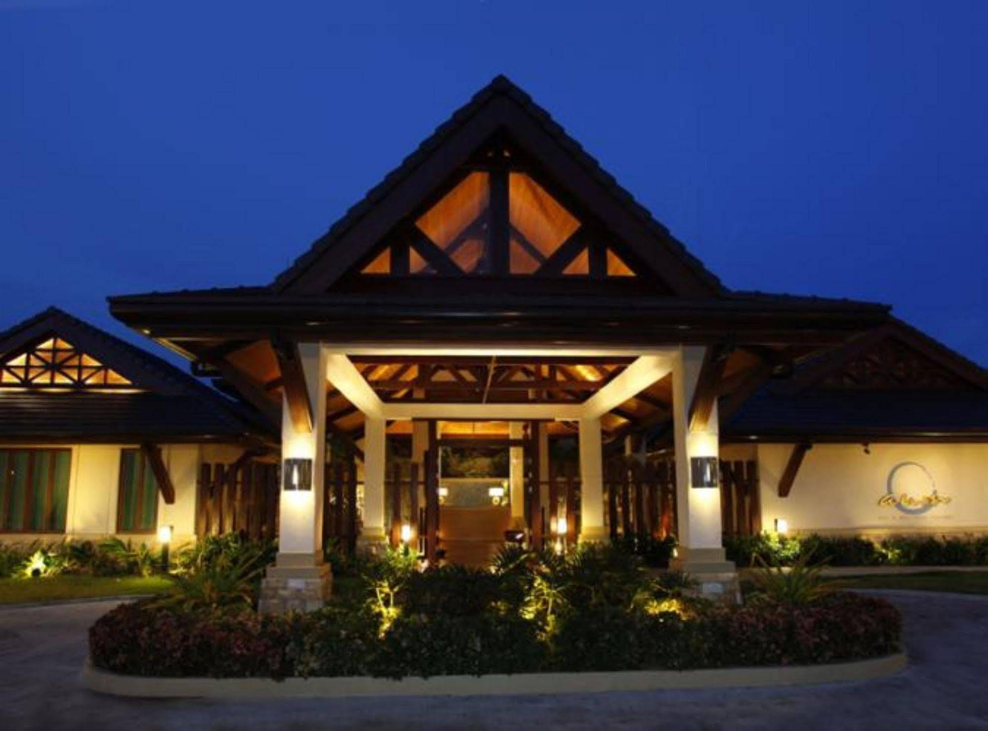 Crimson Resort And Spa - Mactan Island, Cebu Lapu-Lapu City Exterior photo